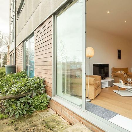 Central Bedford: Two Bedrooms, Breakfast Basket Exterior photo