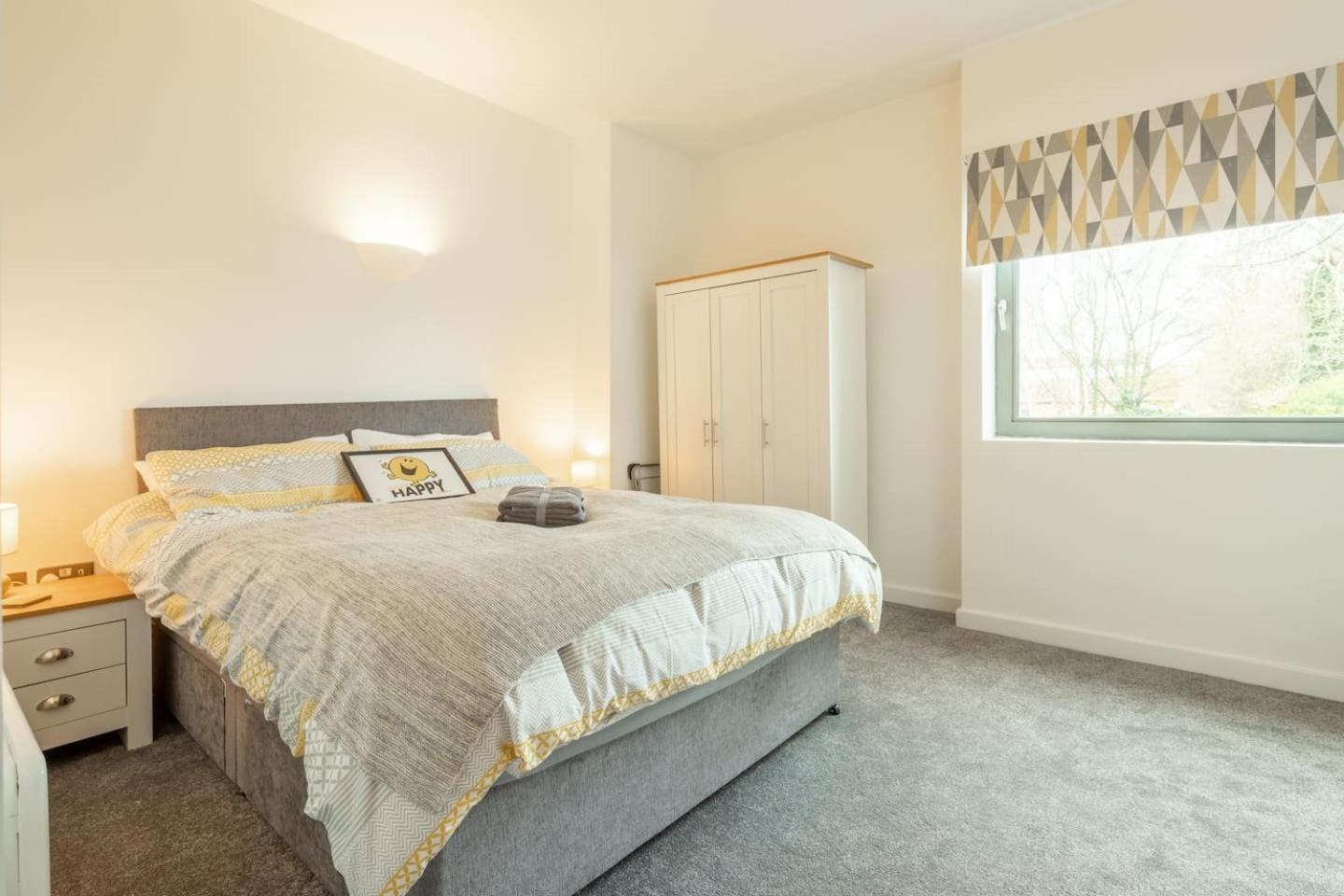 Central Bedford: Two Bedrooms, Breakfast Basket Exterior photo